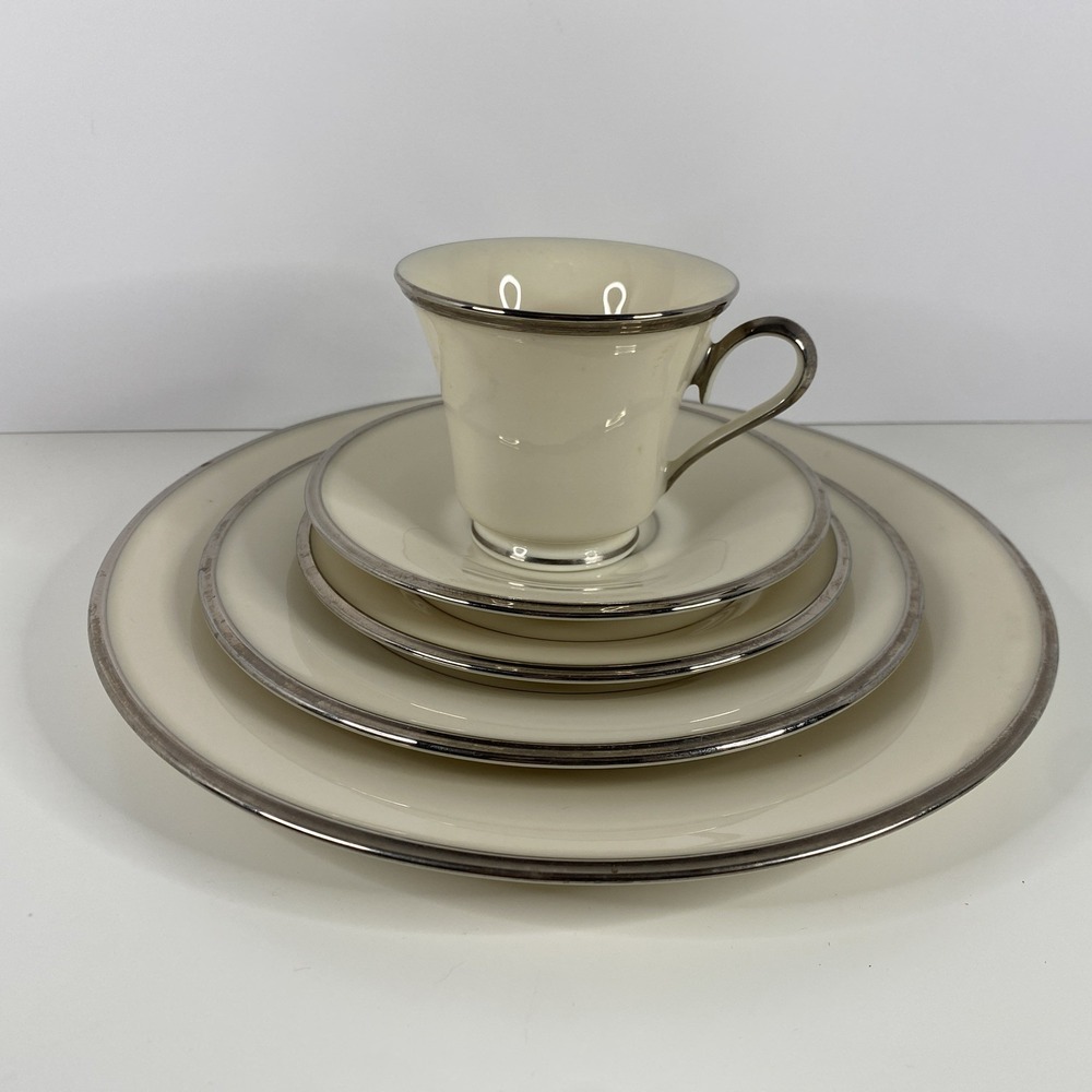 Lenox Solitaire Dimension Collection Ivory 5 Piece Place Setting